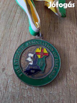 Eladó ír sport érem.