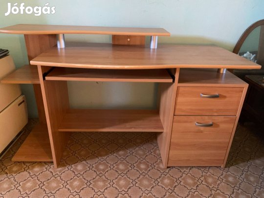 Eladó íróasztal