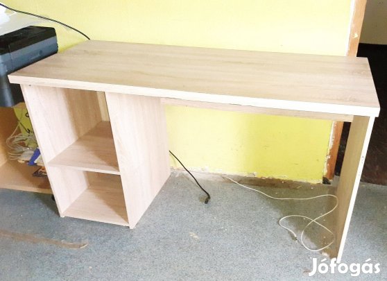 Eladó íróasztal