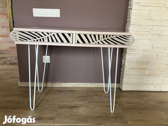 Eladó íróasztal