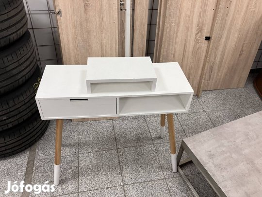 Eladó íróasztal