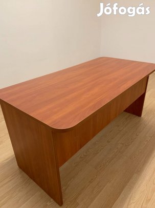 Eladó íróasztal