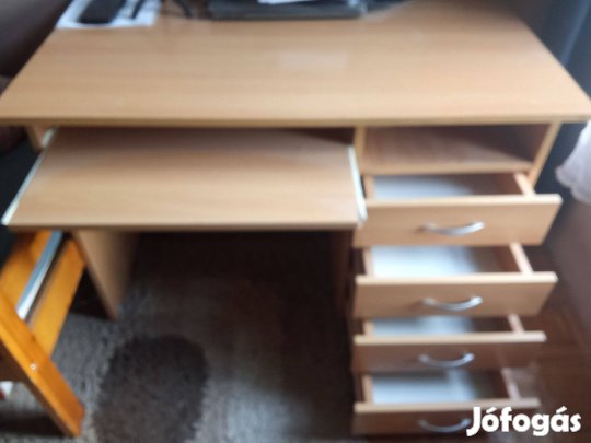 Eladó íróasztal