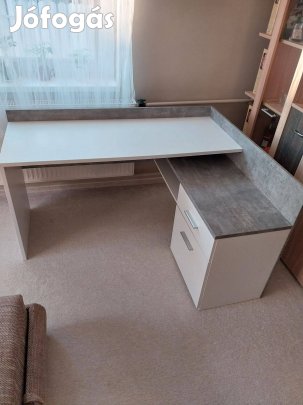 Eladó íróasztal