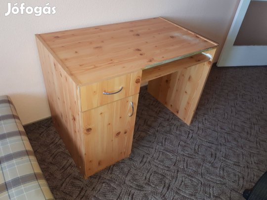 Eladó íróasztal és forgószék