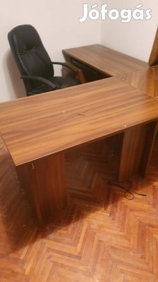 Eladó íróasztal székkel együtt 