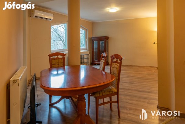 Eladó iroda Orosháza belvárosában