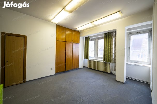 Eladó iroda irodaházban a, Kecskemét