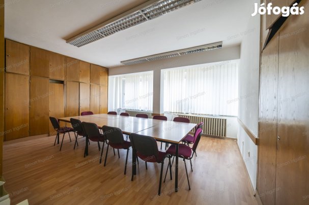 Eladó iroda irodaházban a, Kecskemét