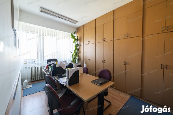Eladó iroda irodaházban a, Kecskemét