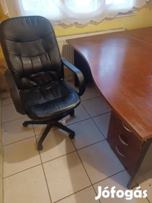 Eladó irodabútor
