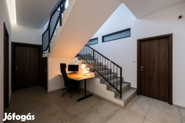 Eladó irodaépület a Határ úti  ipari területen