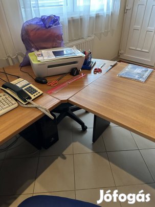 Eladó irodai asztalok 