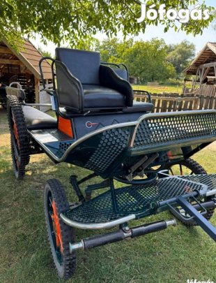Eladó jártató kocsi