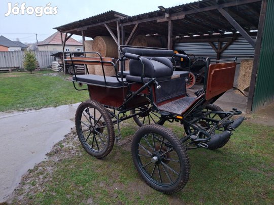 Eladó jártató kocsi