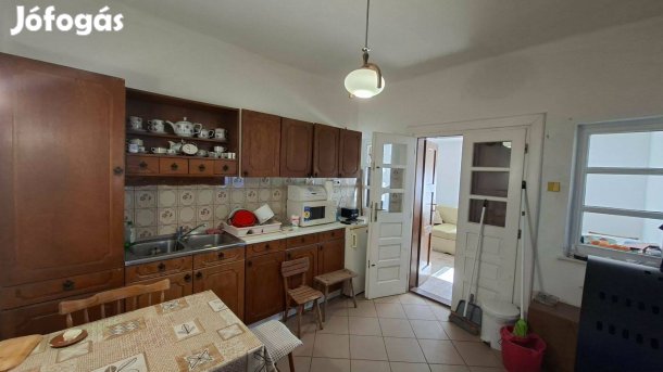 Eladó jó állapotú családi ház Dabroncon csendes környezetben!