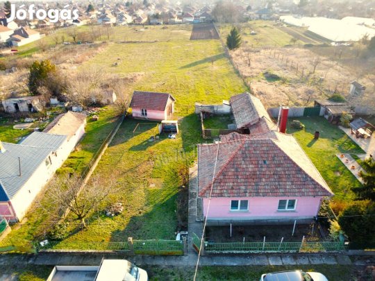 Eladó jó állapotú családi ház Hevesen! Tágas telek (3000 m), k 38_lvi