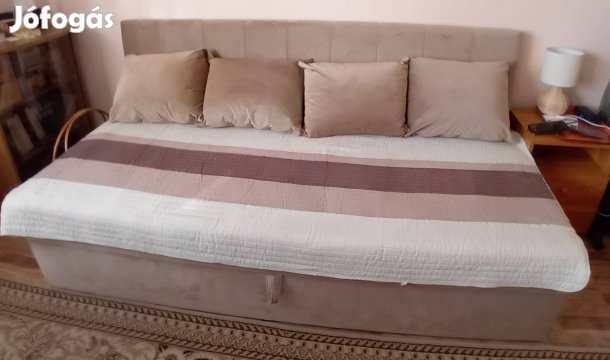 Eladó kanapék