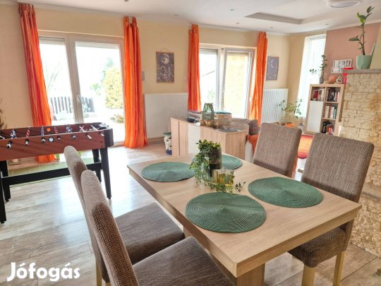 Eladó kapuvári családi ház