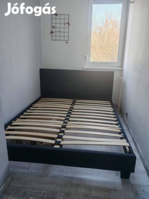 Eladó kárpitozott ágykeret matraccal