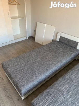 Eladó kárpitozott egyszemélyes ágy 90×200 cm