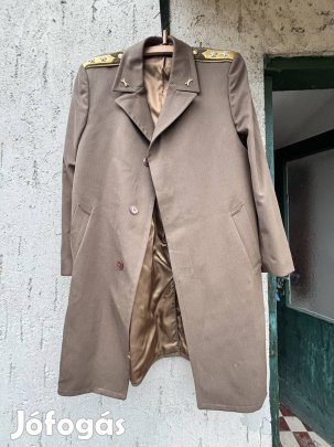 Eladó katonai kabát ingekkel Győrben
