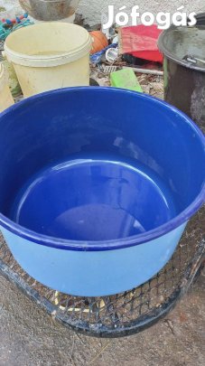 Eladó kb 15-16 les lábas