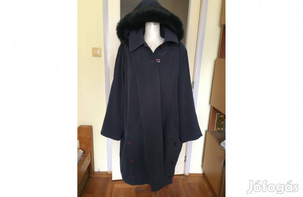 Eladó kb. 2-3 XL-es női kabát