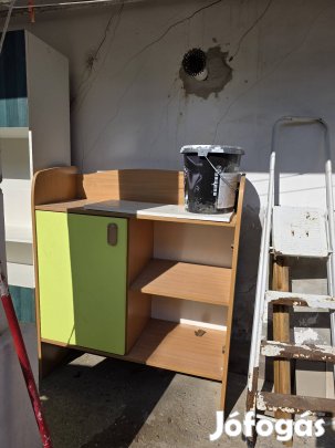 Eladó képen látható Gyerek szekrény 