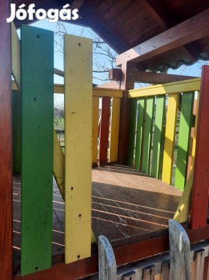 Eladó kerti játszóház