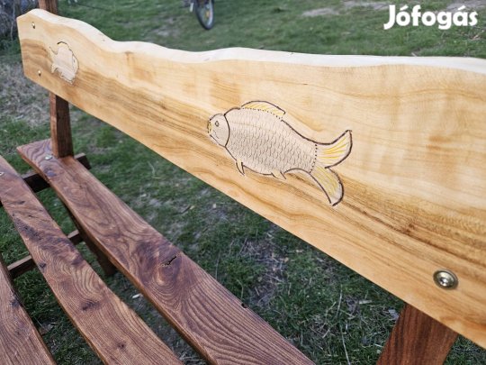 Eladó kerti kiülő