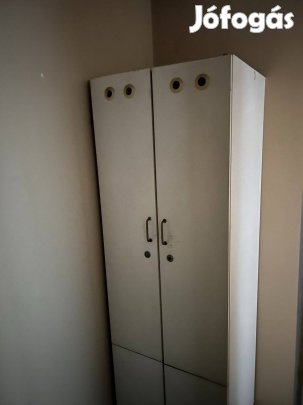 Eladó két ajtós magas irattartószekrény
