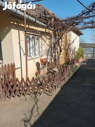 Eladó két különálló ház egy telken Nyíregyháza Alsópázsit