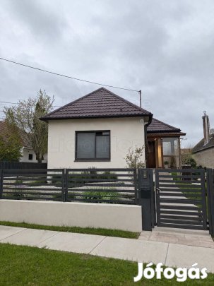 Eladó kétgenerációs családi ház Páty egyik legszebb részén