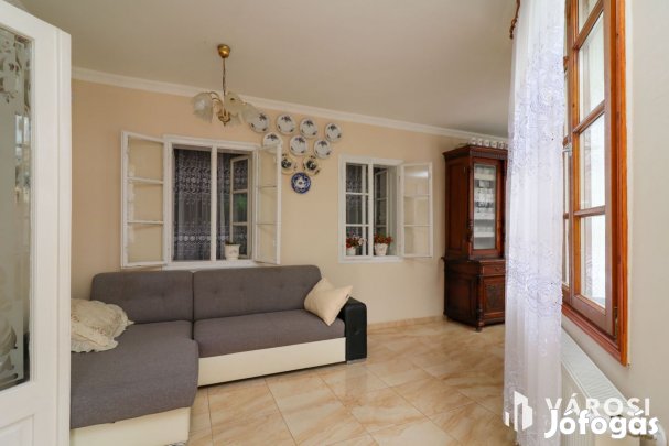 Eladó kétlakásos családi ház Szarvason