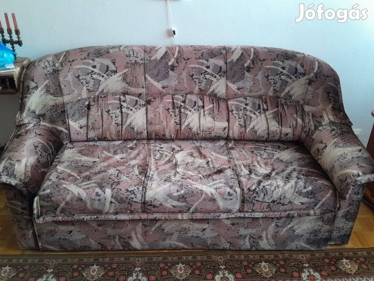 Eladó kétszemélyes kanapé ággyá nyitható és egy fotel