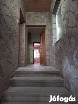 Eladó kétszintes családi ház Egerváron, ideális környezetben