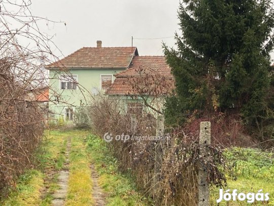 Eladó kétszintes ház, Sajószentpéter