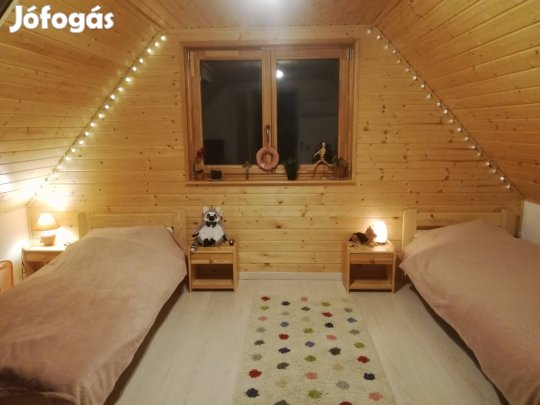 Eladó keveset használt fenyőbútor szettek - vendégszobából