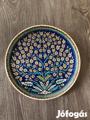 Eladó kézzel készült török kerámia fali dísztányér