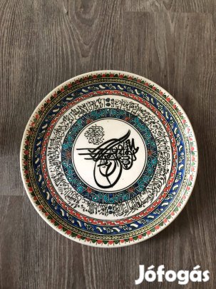 Eladó kézzel készült török kerámia fali dísztányér