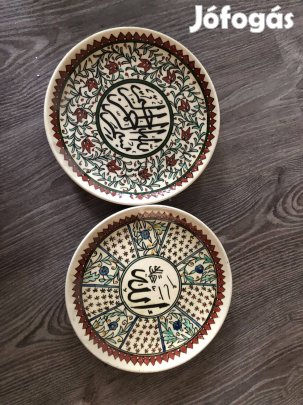Eladó kézzel készült török kerámia fali dísztányérpár