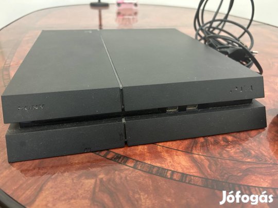 Eladó kifogástalan állapotú Playstation 4 konzol GTA 5 játékkal