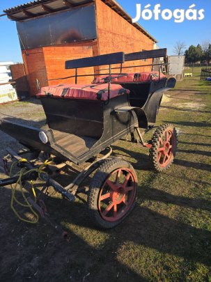 Eladó kis hintó