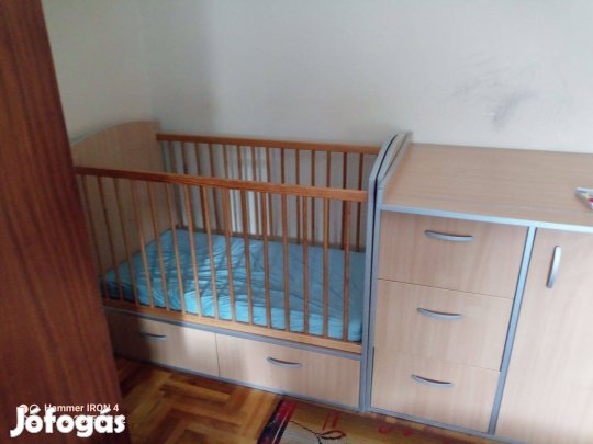 Eladó kiságy pelenkázóval