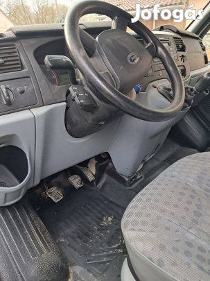 Eladó kisbusz 9 személyes