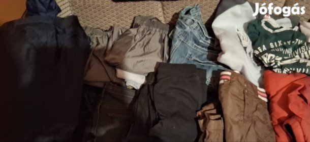 Eladó kisfiú ruhacsomag! 