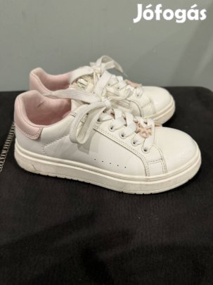 Eladó kislány cipő 