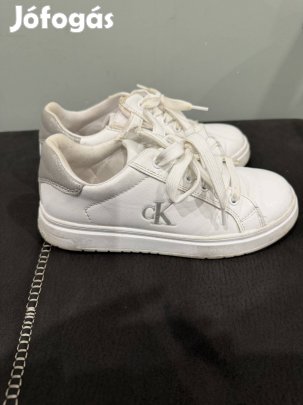 Eladó kislány cipő 