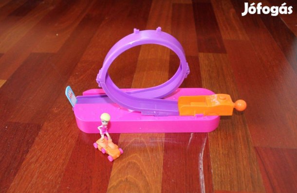 Eladó kislány görkorcsolypályával (Mattel)